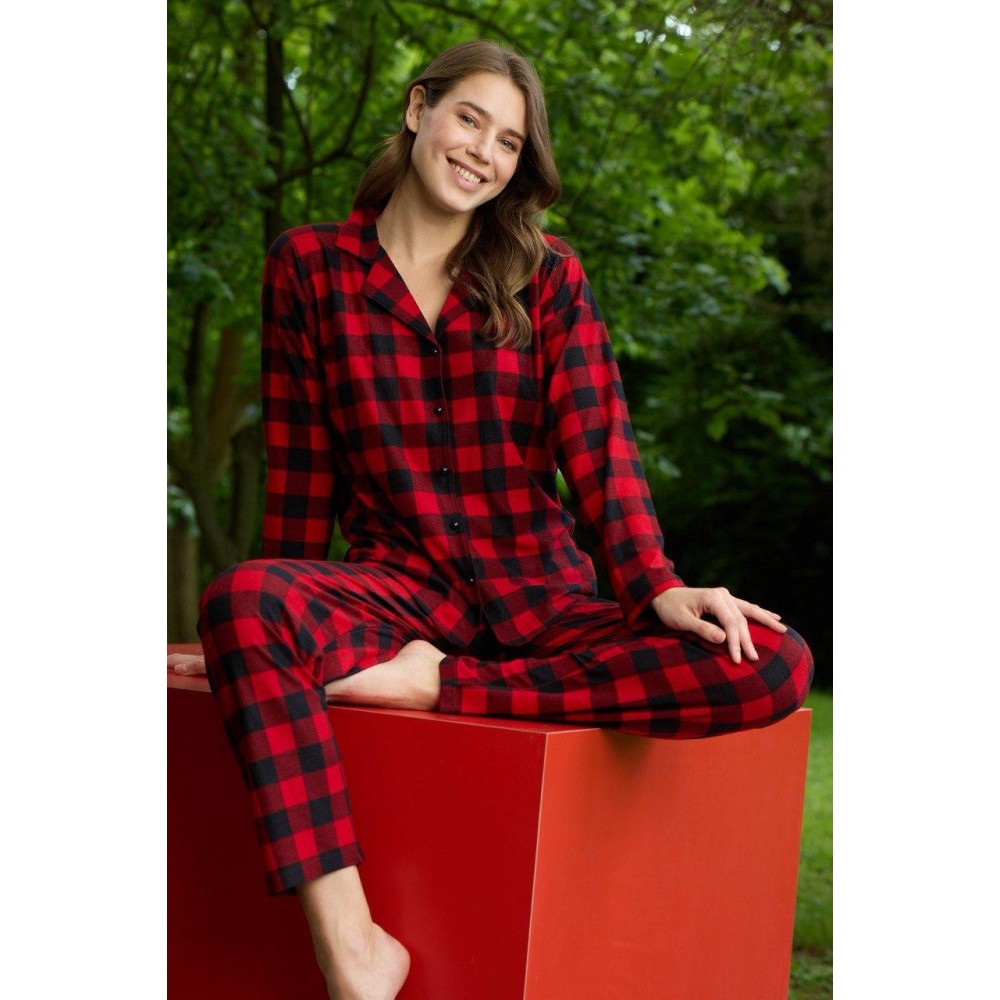Фото  жіноча тепла піжама з мікробайки в клітину червоно-чорна Фото  жіноча тепла піжама з мікробайки в клітину червоно-чорна