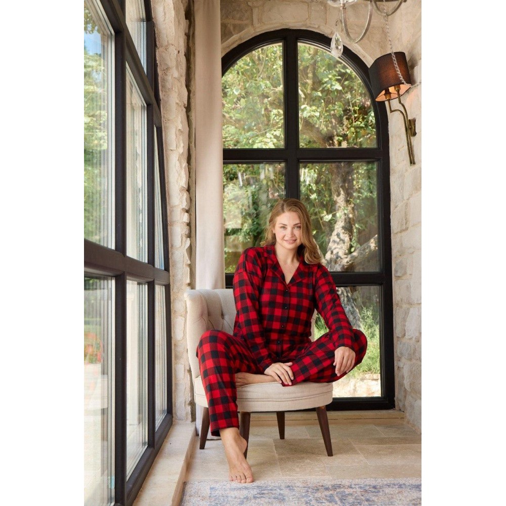 Фото  жіноча тепла піжама з мікробайки в клітину червоно-чорна Фото  жіноча тепла піжама з мікробайки в клітину червоно-чорна