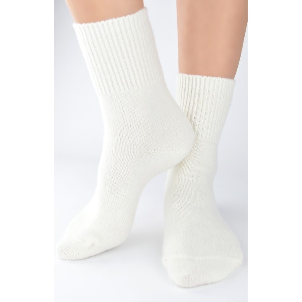 Фото  жіночі гладкі шкарпетки із вовною noviti sb081